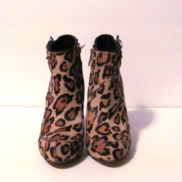 Sam Edelman Calf Fur Leopard Print Ankle Booties - Picture 8 of 8